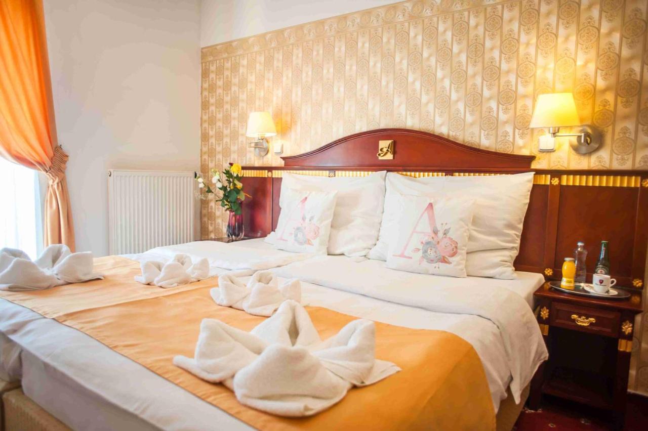 Hotel Tommy Wellness & Spa Náchod エクステリア 写真