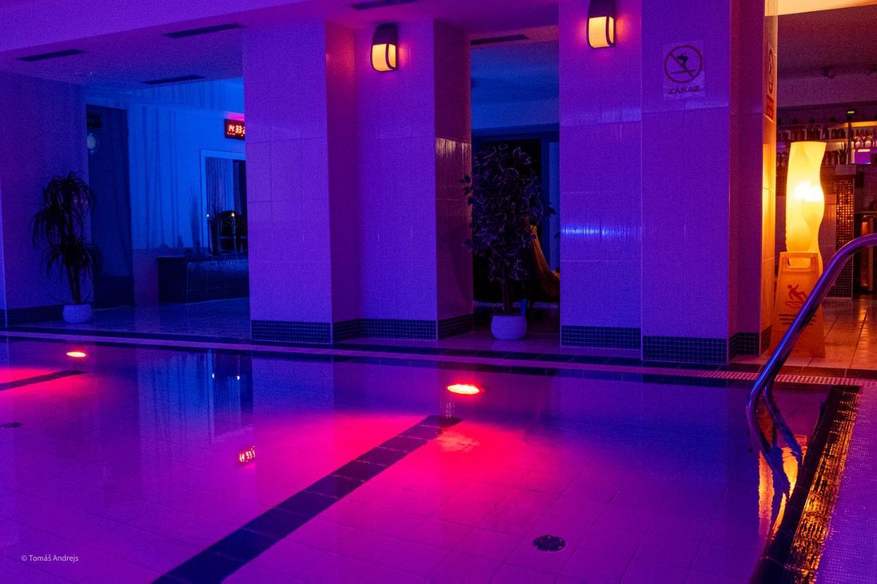 Hotel Tommy Wellness & Spa Náchod エクステリア 写真