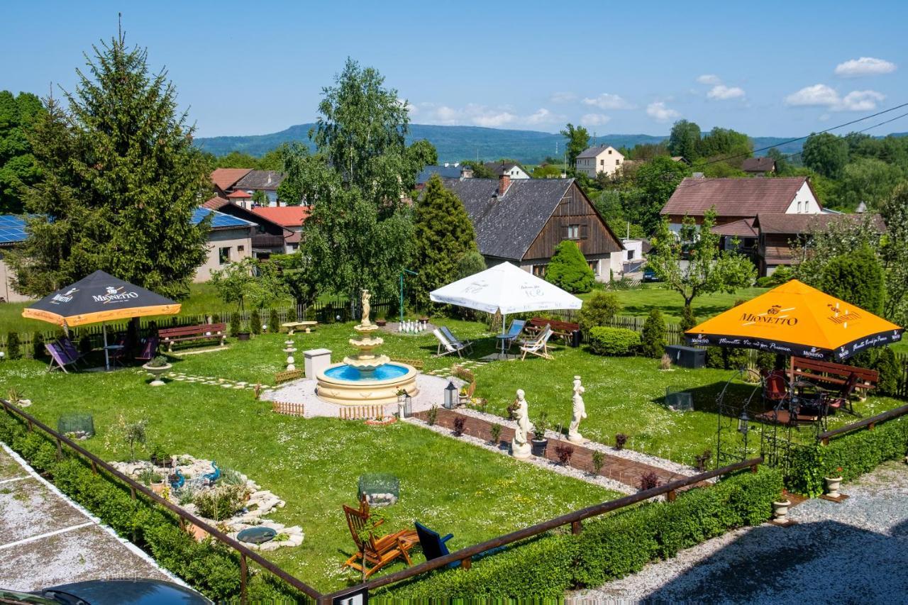 Hotel Tommy Wellness & Spa Náchod エクステリア 写真