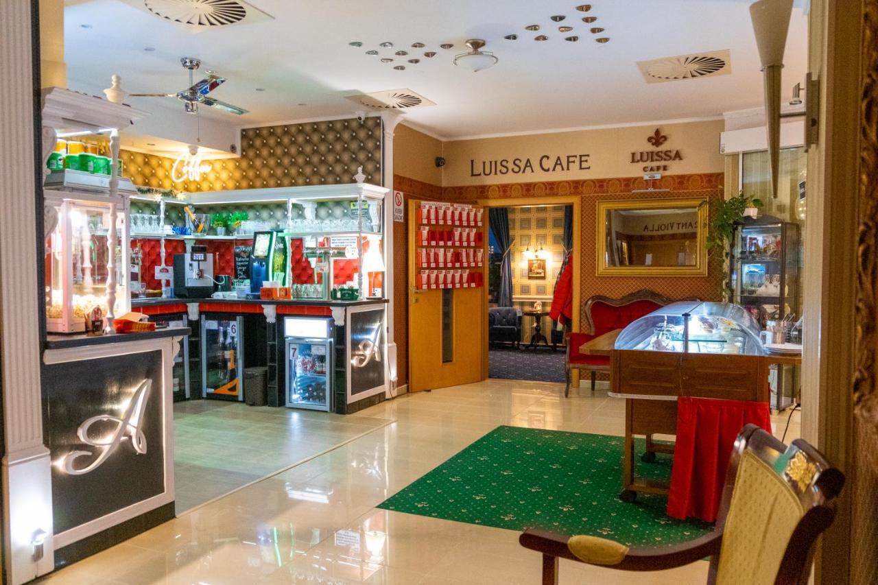 Hotel Tommy Wellness & Spa Náchod エクステリア 写真