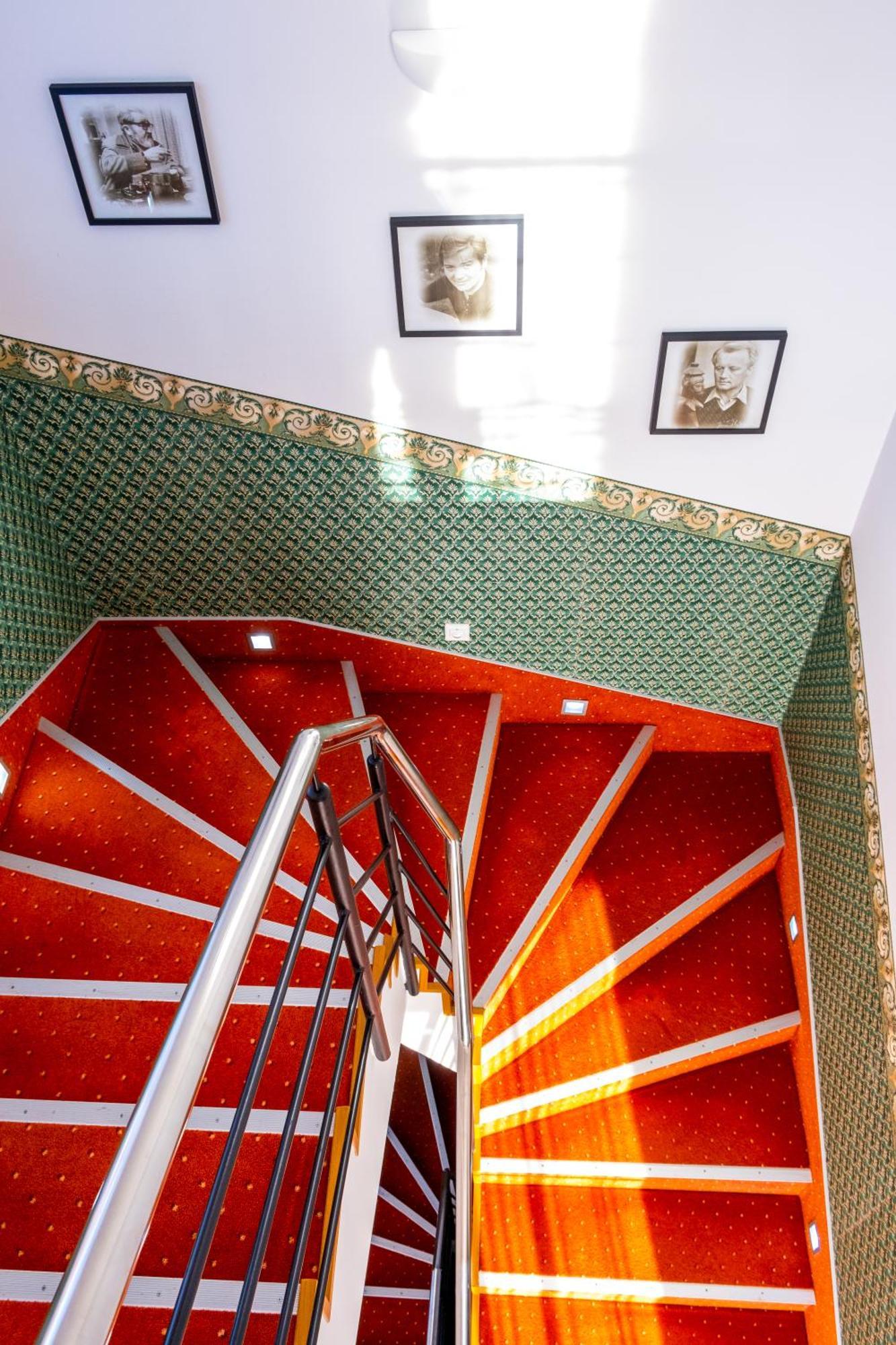 Hotel Tommy Wellness & Spa Náchod エクステリア 写真