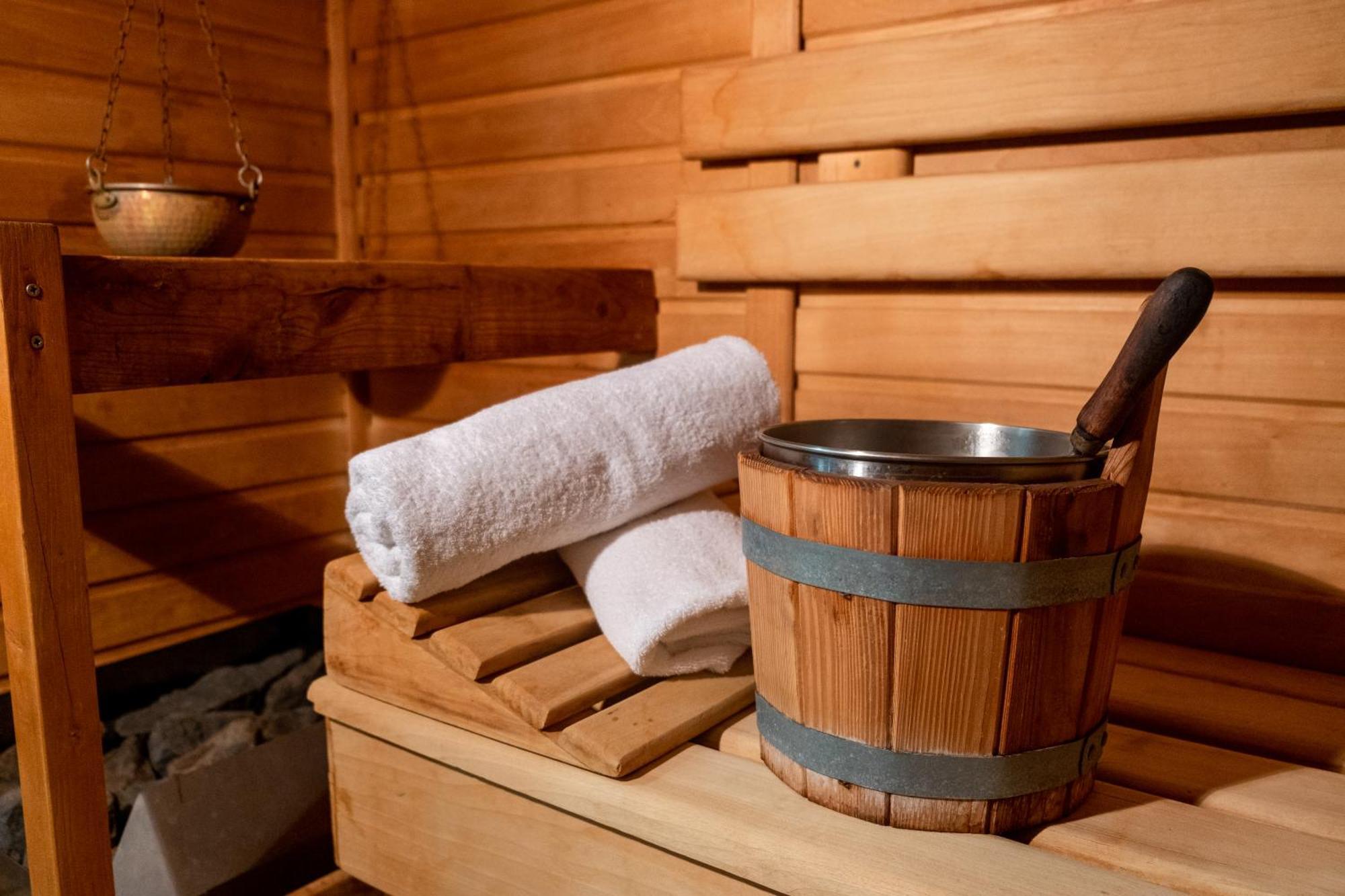 Hotel Tommy Wellness & Spa Náchod エクステリア 写真