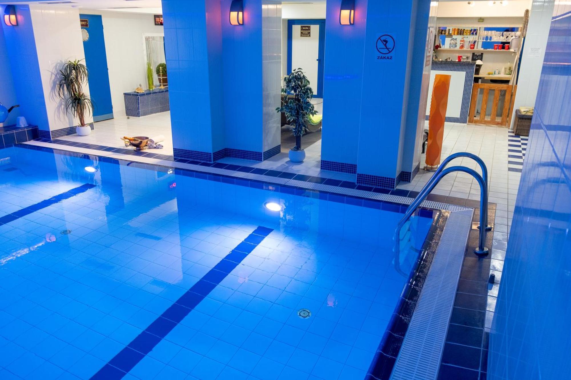 Hotel Tommy Wellness & Spa Náchod エクステリア 写真