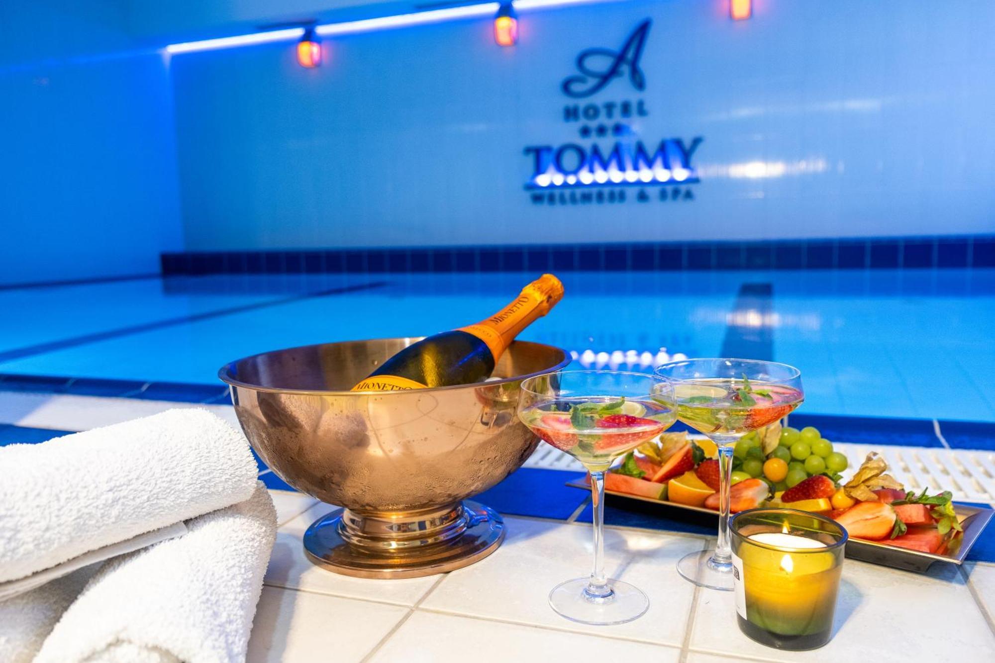 Hotel Tommy Wellness & Spa Náchod エクステリア 写真