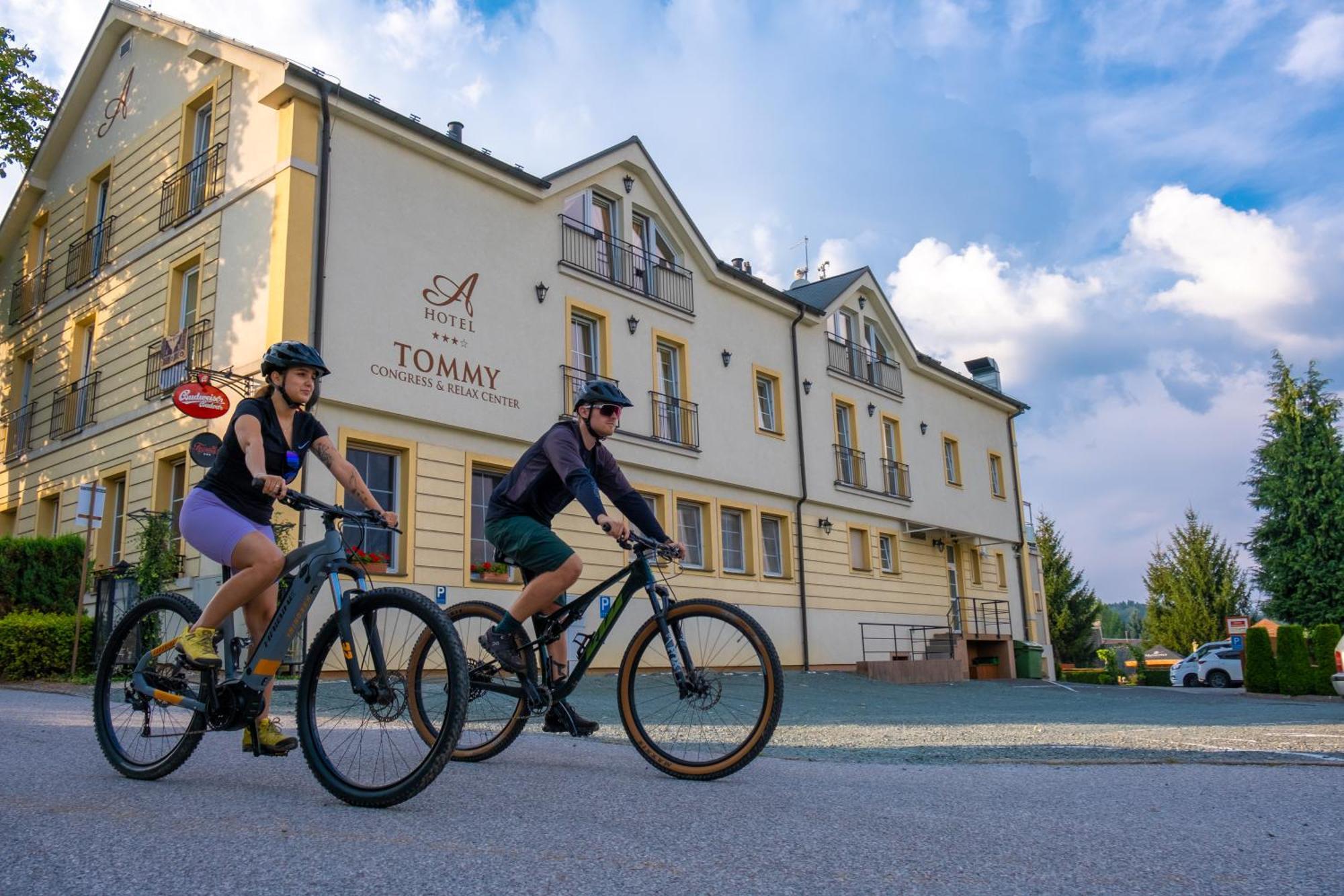 Hotel Tommy Wellness & Spa Náchod エクステリア 写真