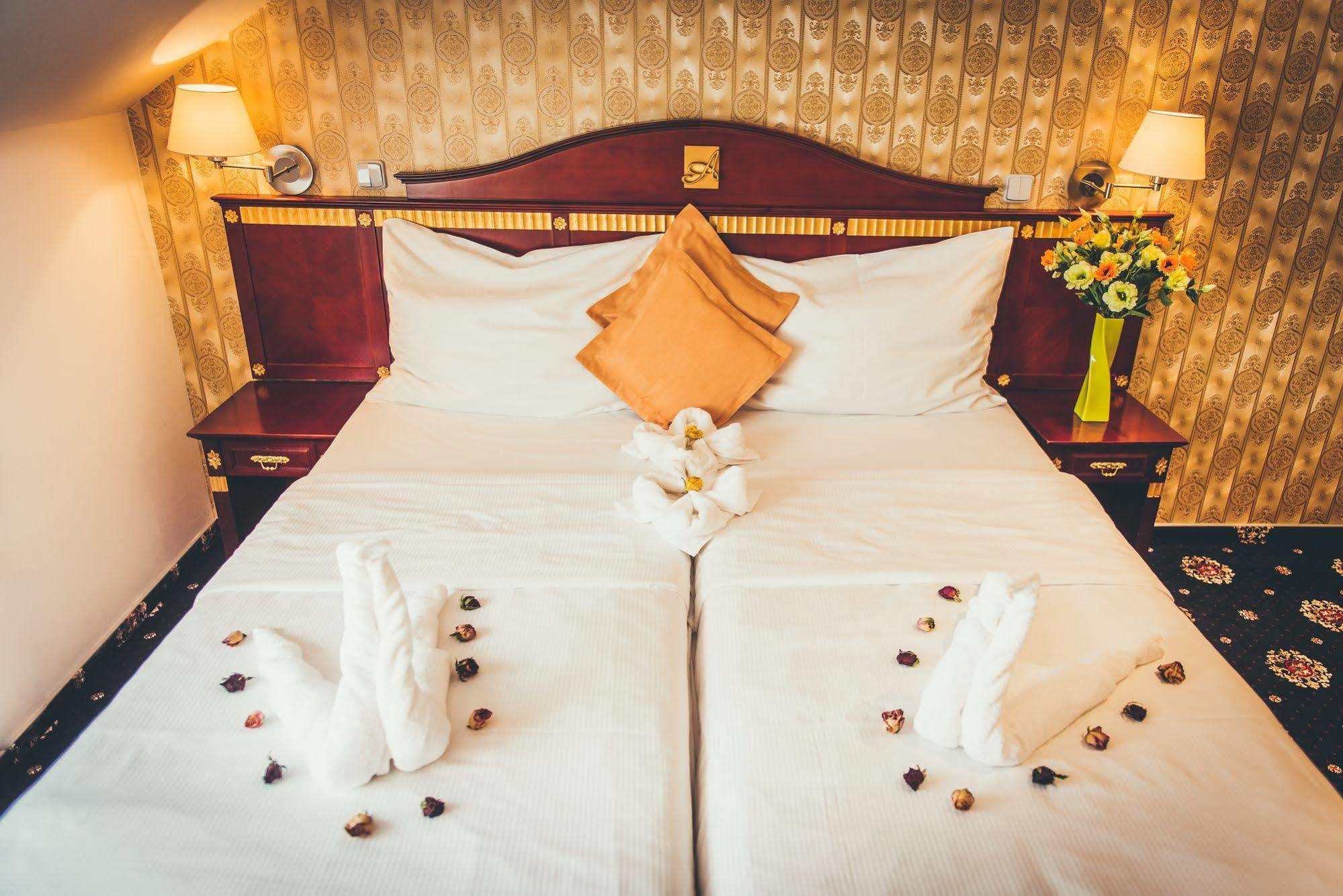 Hotel Tommy Wellness & Spa Náchod エクステリア 写真