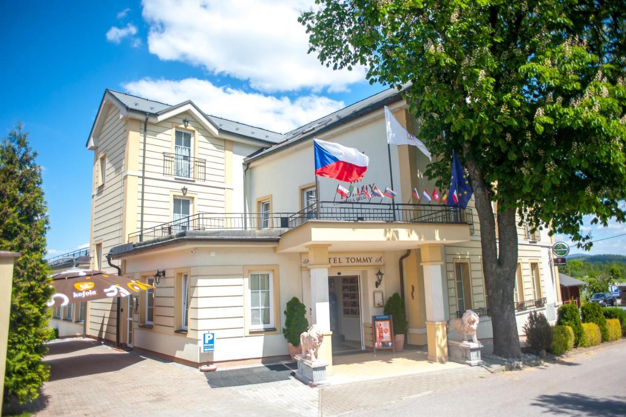 Hotel Tommy Wellness & Spa Náchod エクステリア 写真