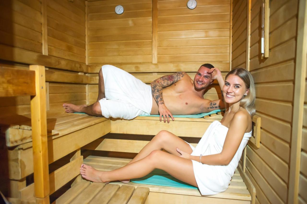 Hotel Tommy Wellness & Spa Náchod エクステリア 写真